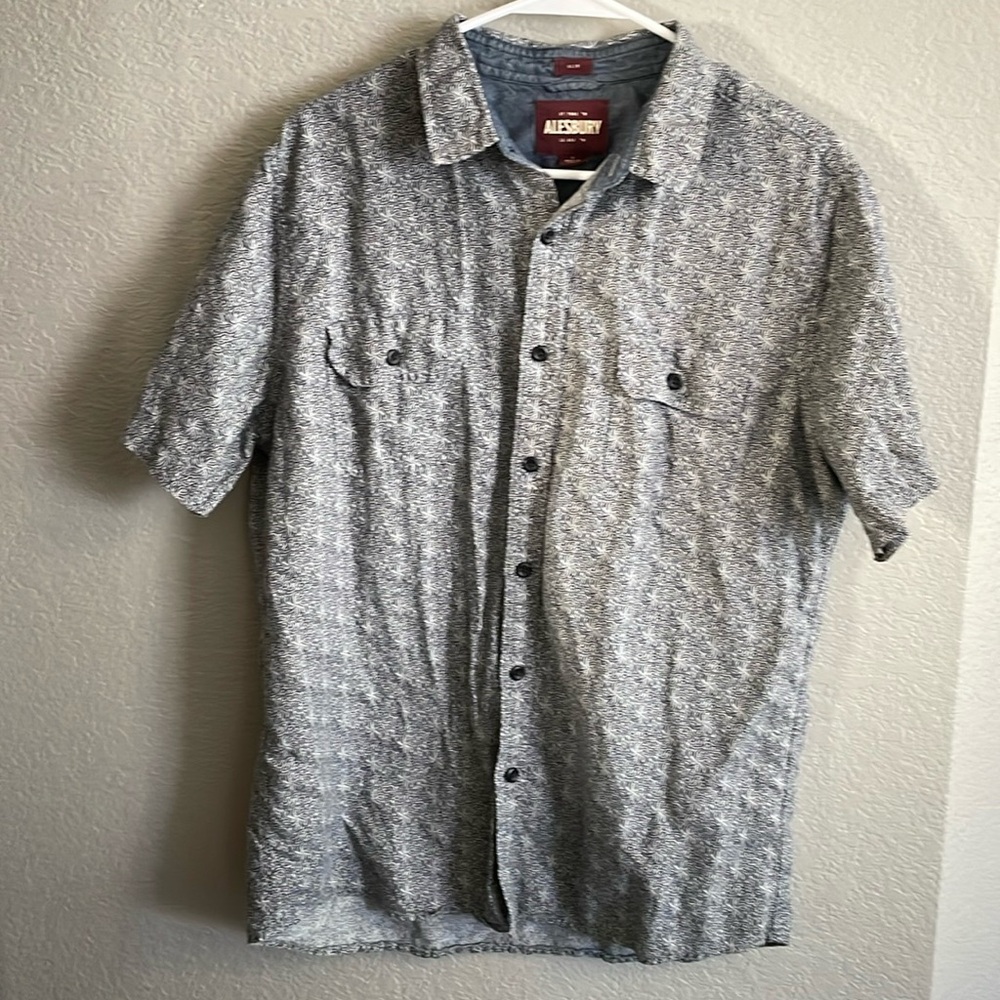 CLOSET CLEANOUT $10 Alesbury super soft button down
